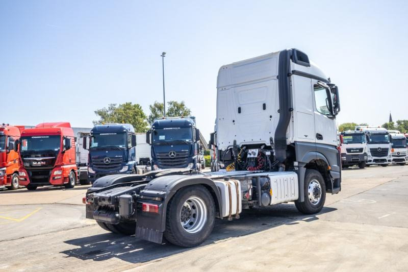 Mercedes AROCS 1845 HAD - 4X4 + HYDR. - Влекач: снимка 3 Mercedes AROCS 1845 HAD - 4X4 + HYDR. - Влекач: снимка 3