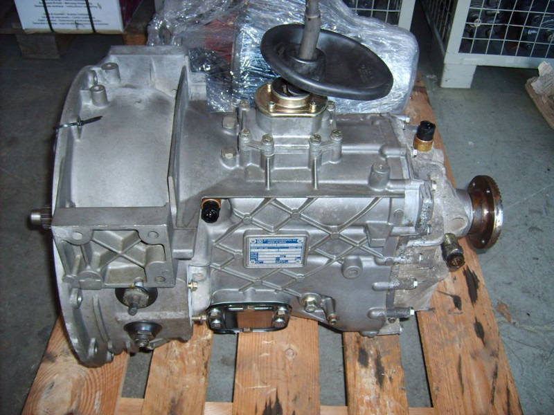 Mercedes-Benz ZF S5-42 - Скоростна кутия за Камион: снимка 1 Mercedes-Benz ZF S5-42 - Скоростна кутия за Камион: снимка 1