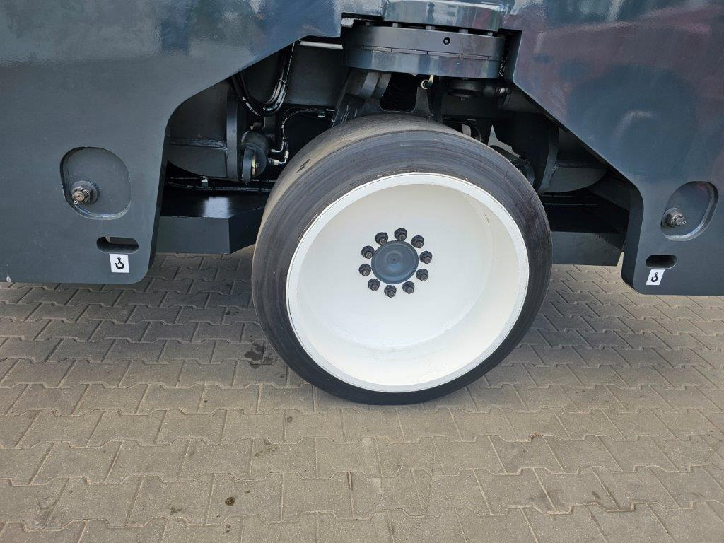 Ричтрак с движение в 4 посоки Combilift C14000H: снимка 8