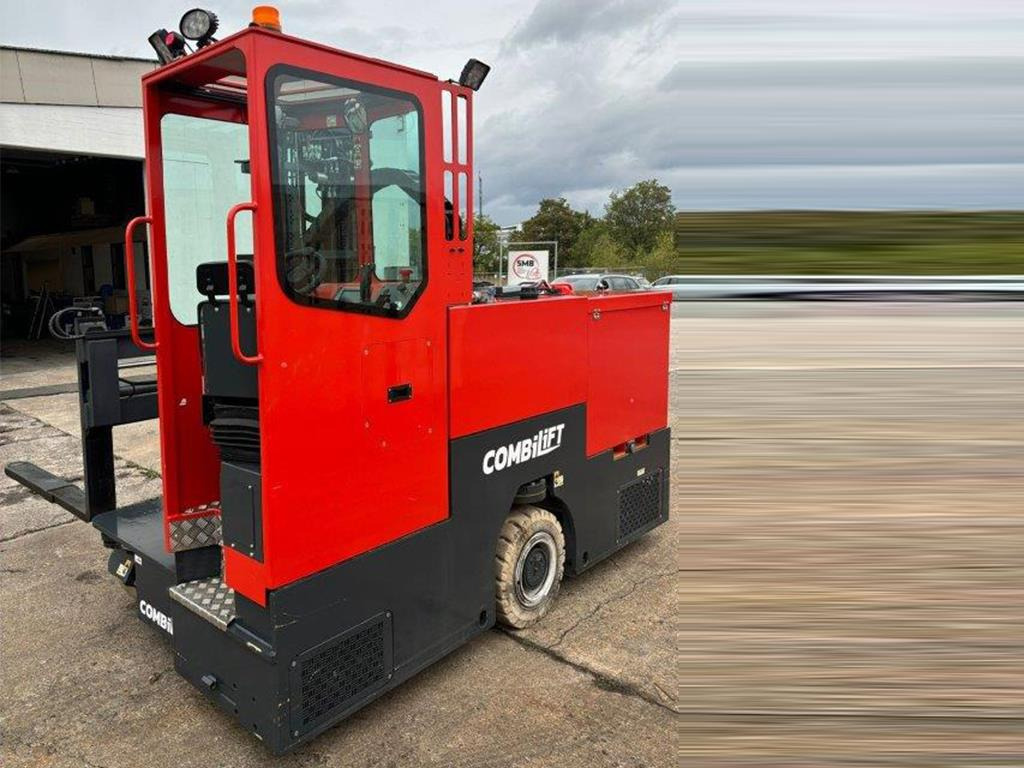 Combilift C3000 STE - TRIPLEX - Ричтрак с движение в 4 посоки: снимка 3 Combilift C3000 STE - TRIPLEX - Ричтрак с движение в 4 посоки: снимка 3