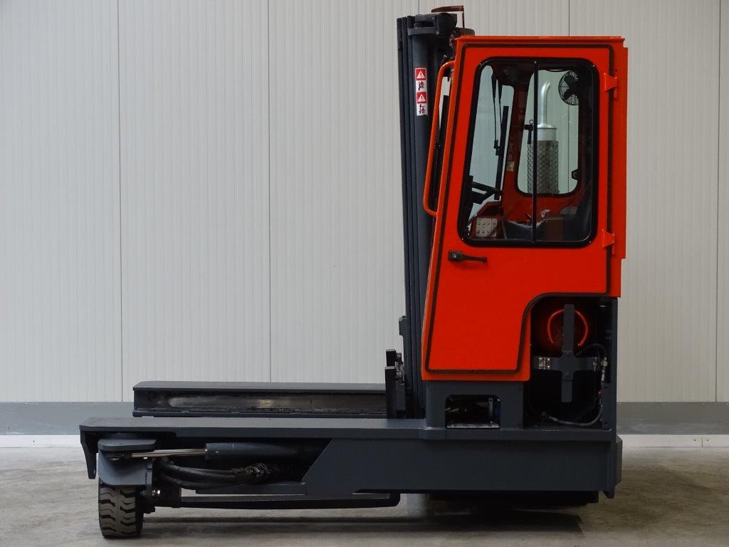 Combilift C5000L - TRIPLEX - Ричтрак с движение в 4 посоки: снимка 1 Combilift C5000L - TRIPLEX - Ричтрак с движение в 4 посоки: снимка 1