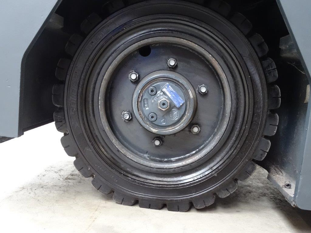 Combilift ESL5067 - REIFEN SE -TRIPLEX - Ричтрак с движение в 4 посоки: снимка 2 Combilift ESL5067 - REIFEN SE -TRIPLEX - Ричтрак с движение в 4 посоки: снимка 2