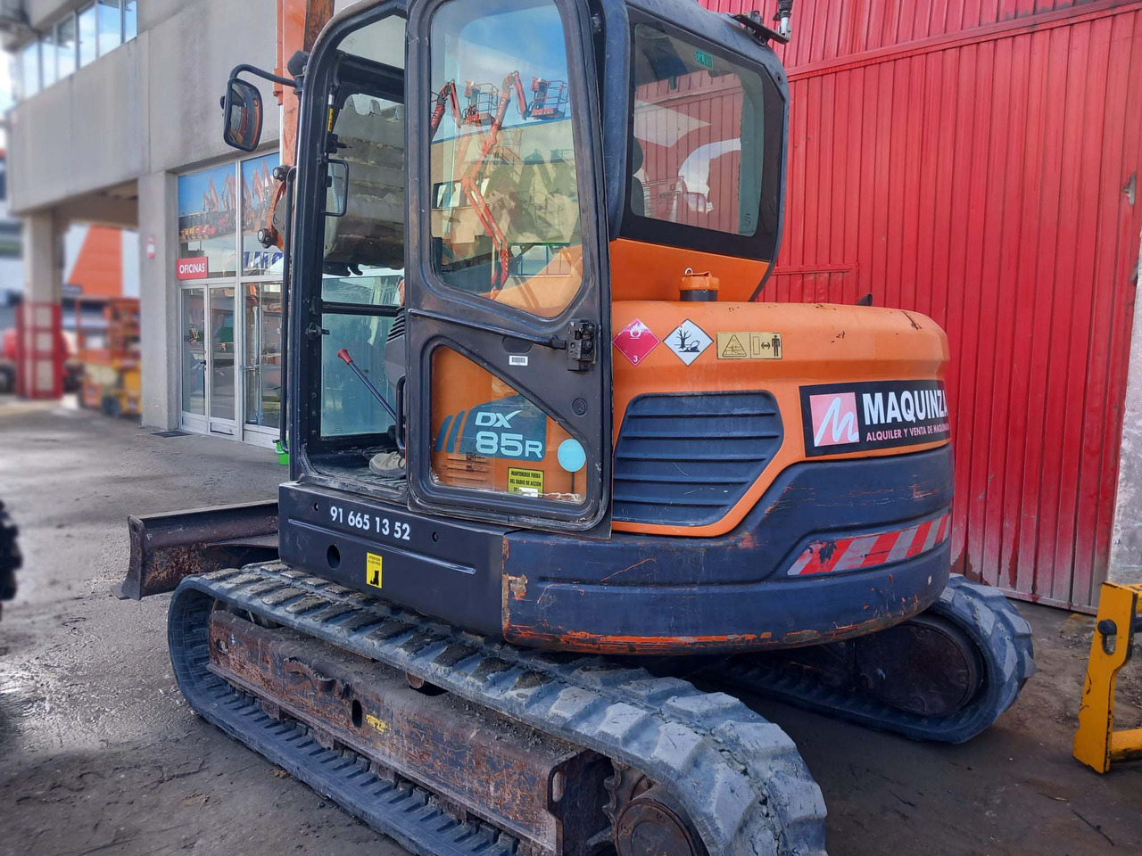 DOOSAN DX85R-3 - Мини багер: снимка 2 DOOSAN DX85R-3 - Мини багер: снимка 2