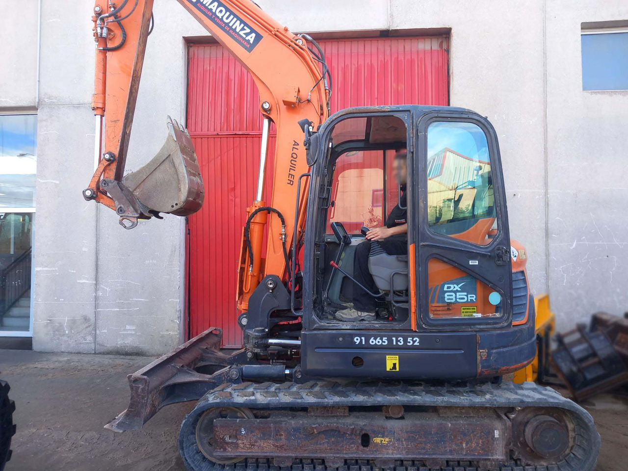 DOOSAN DX85R-3 - Мини багер: снимка 1 DOOSAN DX85R-3 - Мини багер: снимка 1