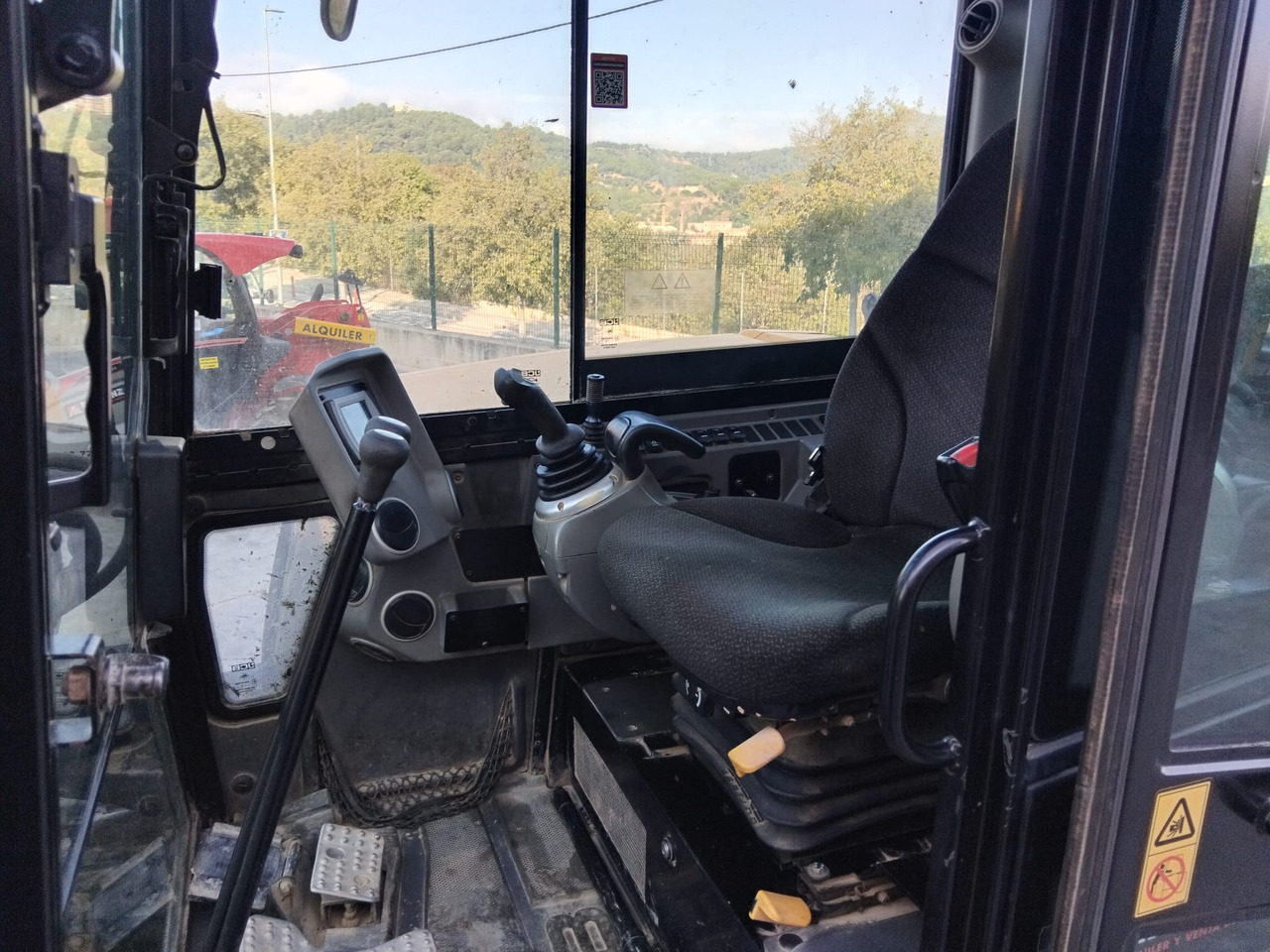 Мини багер JCB 85Z: снимка 9