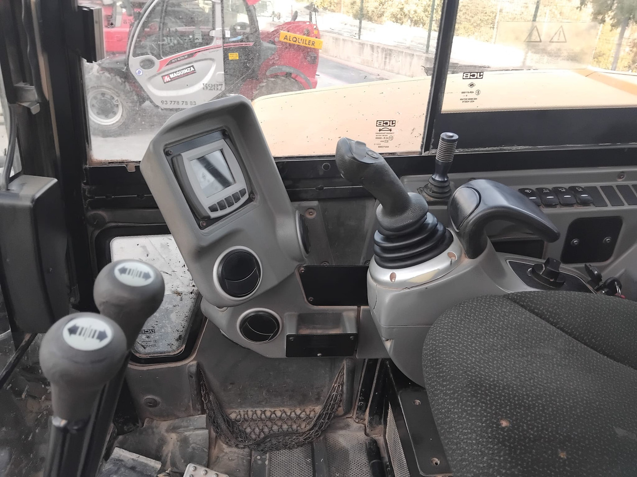Мини багер JCB 85Z: снимка 10