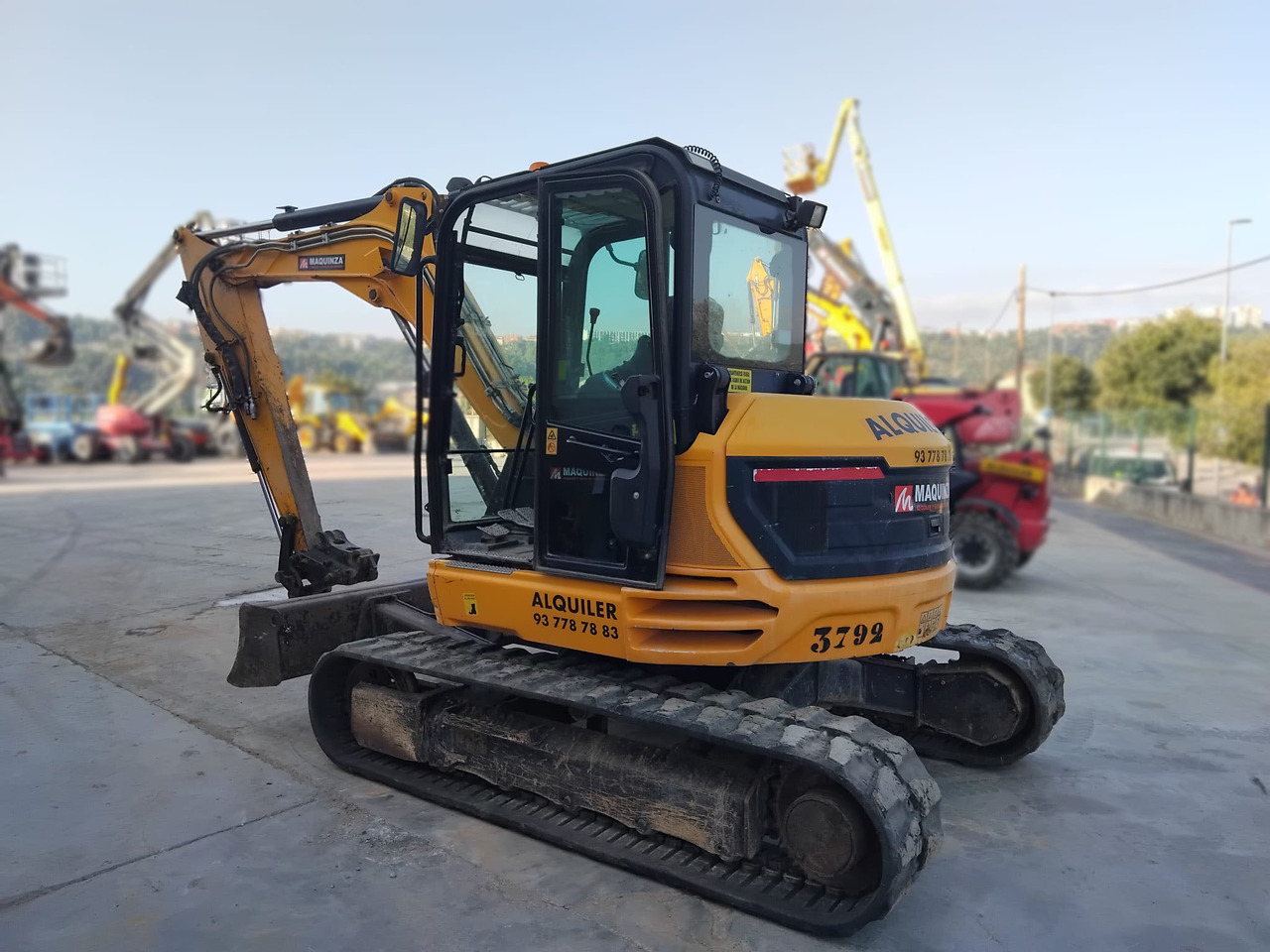 Мини багер JCB 85Z: снимка 8