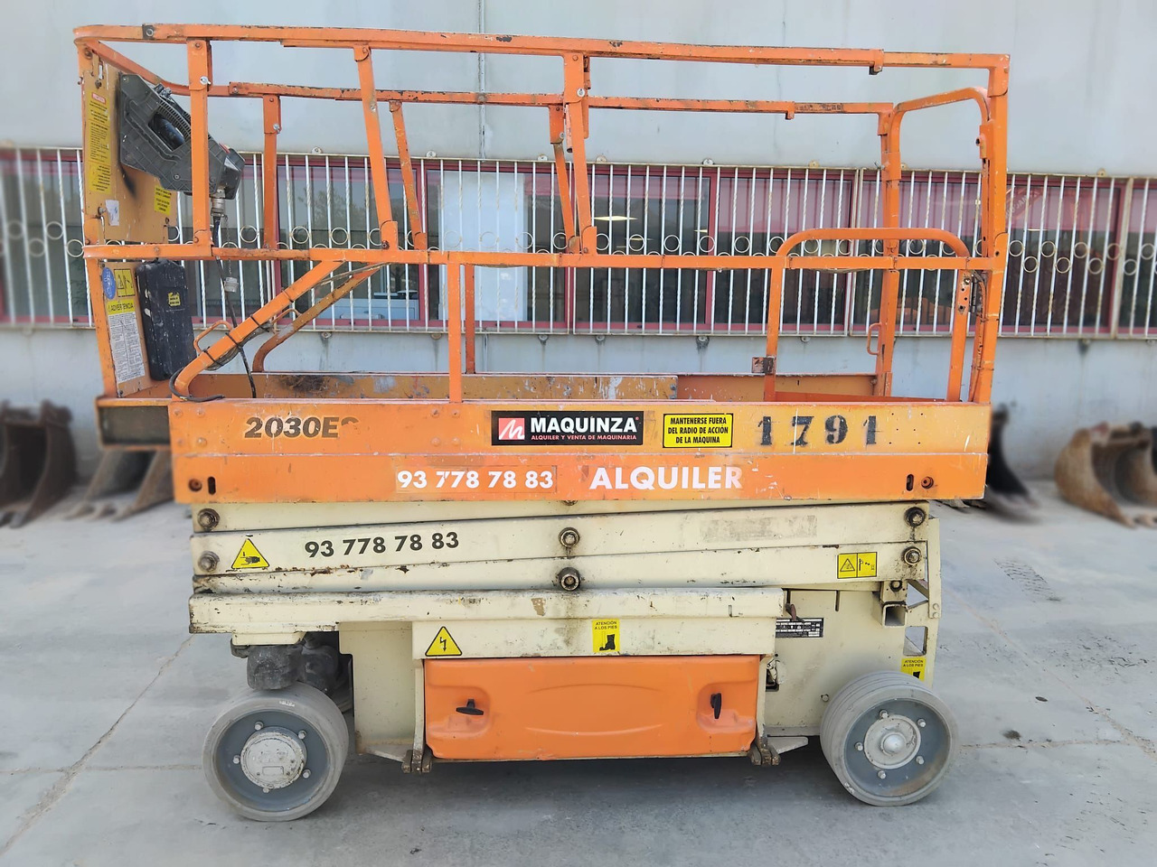 JLG 2030ES - Ножична работна платформа: снимка 1 JLG 2030ES - Ножична работна платформа: снимка 1