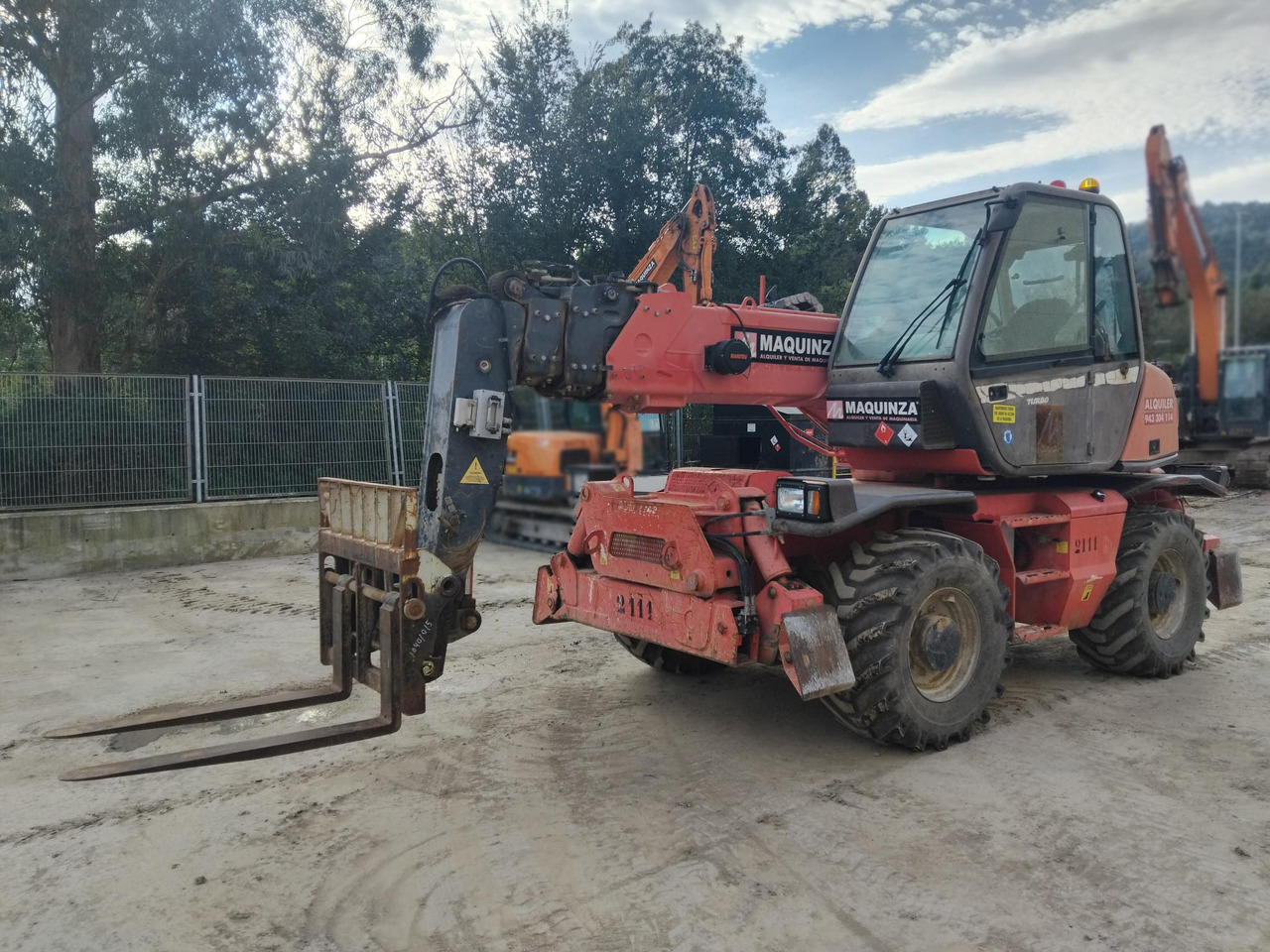 MANITOU MRT1742 - Телескопичен товарач: снимка 4 MANITOU MRT1742 - Телескопичен товарач: снимка 4