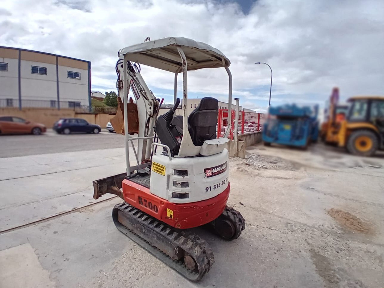 TAKEUCHI TB215R - Мини багер: снимка 3 TAKEUCHI TB215R - Мини багер: снимка 3
