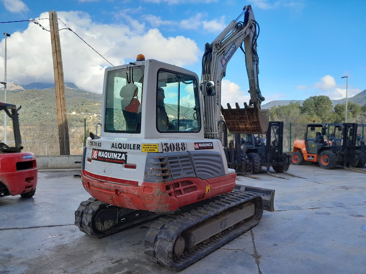 TAKEUCHI TB250 - Мини багер: снимка 2 TAKEUCHI TB250 - Мини багер: снимка 2
