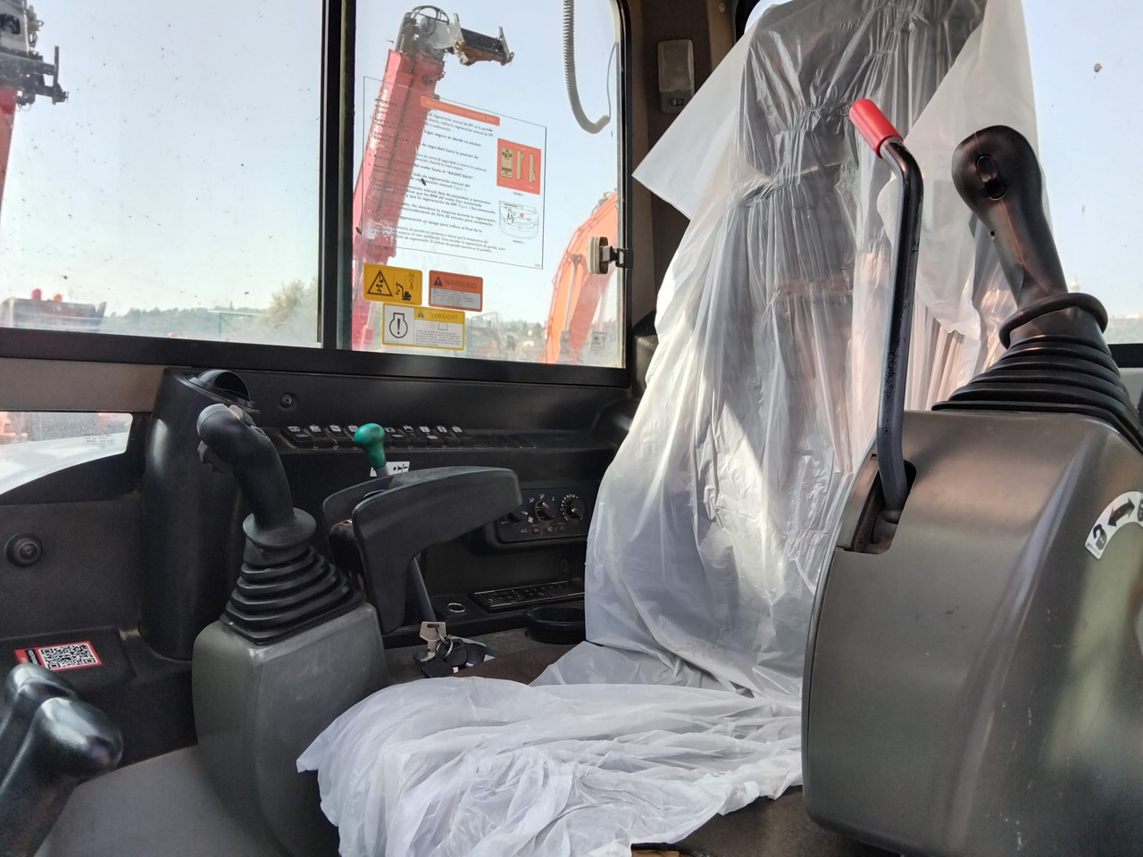 Мини багер TAKEUCHI TB290: снимка 11