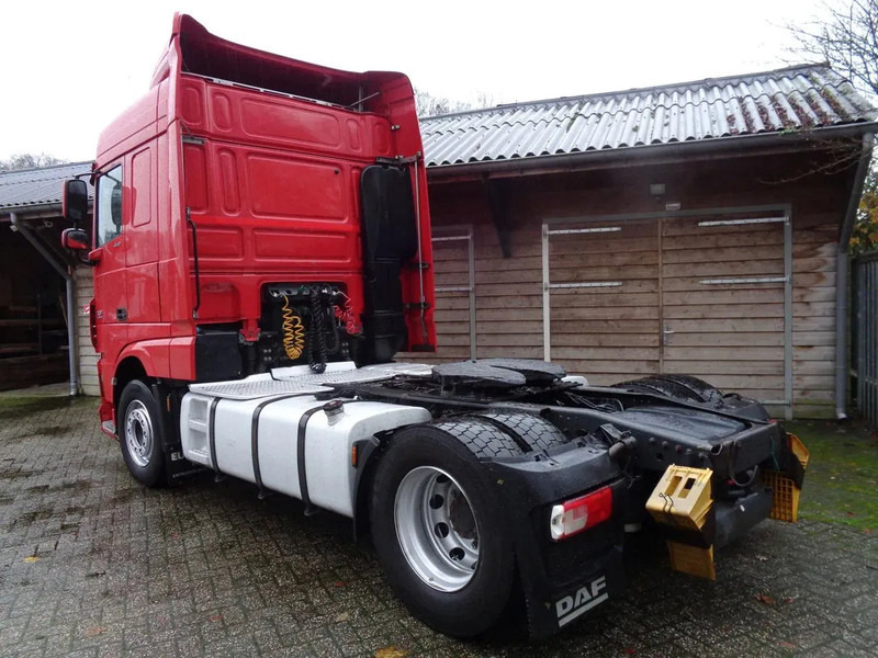 DAF XF 106 106-460 / Euro 6 ADR /Intarder / 2 tanks / Standairco - Влекач: снимка 4 DAF XF 106 106-460 / Euro 6 ADR /Intarder / 2 tanks / Standairco - Влекач: снимка 4