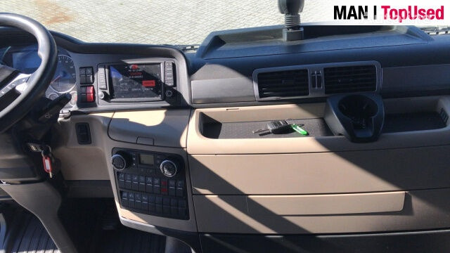 Влекач MAN TGX 18.460 4X2 BLS: снимка 10