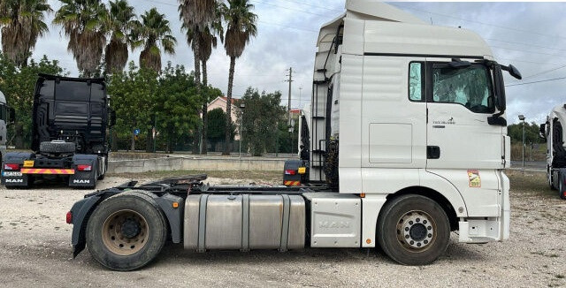 MAN TGX 18.480 4X2 BLS - Влекач: снимка 4 MAN TGX 18.480 4X2 BLS - Влекач: снимка 4