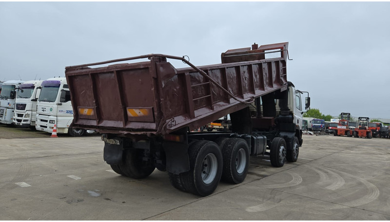 DAF 85 CF 340 (EURO 2 / MANUAL PUMP / STEEL SUSP. / POSSIBLE AS CHASSIS / 8X4) - Самосвал камион: снимка 5 DAF 85 CF 340 (EURO 2 / MANUAL PUMP / STEEL SUSP. / POSSIBLE AS CHASSIS / 8X4) - Самосвал камион: снимка 5