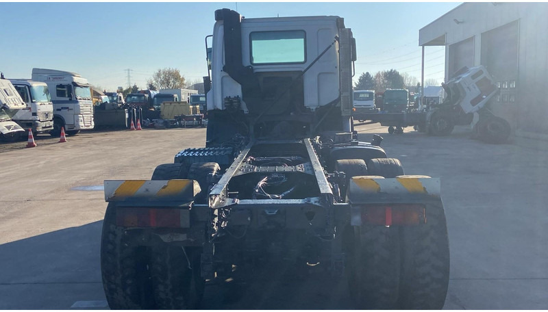 DAF CF 85.380 (EURO 3 / MANUAL GEARBOX / BOITE MANUELLE / BIG HUB / GRAND PONT / LAMES) - Шаси кабина: снимка 5 DAF CF 85.380 (EURO 3 / MANUAL GEARBOX / BOITE MANUELLE / BIG HUB / GRAND PONT / LAMES) - Шаси кабина: снимка 5