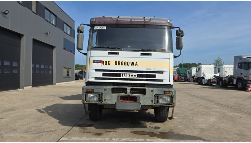 Iveco Eurotrakker 260 E 37 (POMPE MANUELLE / MANUAL PUMP / BOITE MANUELLE / GRAND PONT / LAMES) - Самосвал камион: снимка 2 Iveco Eurotrakker 260 E 37 (POMPE MANUELLE / MANUAL PUMP / BOITE MANUELLE / GRAND PONT / LAMES) - Самосвал камион: снимка 2