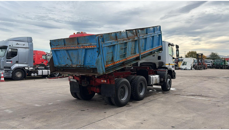 Iveco Eurotrakker 260 E 37 (POMPE MANUELLE / MANUAL PUMP / LAMES / STEEL SUSP. / BIG AXLE / GRANT PONT) - Самосвал камион: снимка 4 Iveco Eurotrakker 260 E 37 (POMPE MANUELLE / MANUAL PUMP / LAMES / STEEL SUSP. / BIG AXLE / GRANT PONT) - Самосвал камион: снимка 4