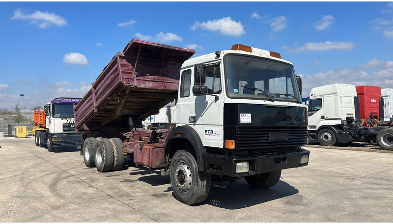 Iveco MAGIRUS 260 - 34 (LIVRAISON GRATUITE AU PORT D'ANVERS / POMPE MANUELLE) - Самосвал камион: снимка 4 Iveco MAGIRUS 260 - 34 (LIVRAISON GRATUITE AU PORT D'ANVERS / POMPE MANUELLE) - Самосвал камион: снимка 4