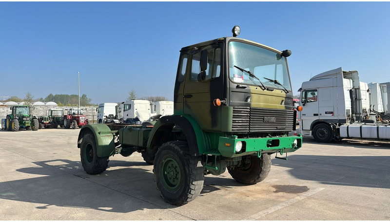 Iveco Magirus 110 - 16 (4X4 / 57000 KM / LAMES / GRAND PONT / 6 CYLINDRES EN LIGNE !! / MANUAL PUMP) - Шаси кабина: снимка 3 Iveco Magirus 110 - 16 (4X4 / 57000 KM / LAMES / GRAND PONT / 6 CYLINDRES EN LIGNE !! / MANUAL PUMP) - Шаси кабина: снимка 3