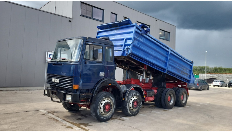 Iveco Magirus 340-34 (GRAND PONT / LAMES / POMPE MANUELLE / PARFAIT) - Самосвал камион: снимка 1 Iveco Magirus 340-34 (GRAND PONT / LAMES / POMPE MANUELLE / PARFAIT) - Самосвал камион: снимка 1