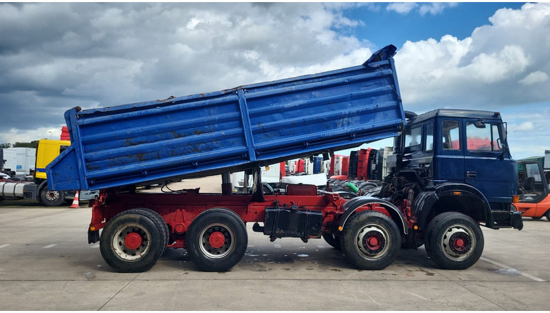 Iveco Magirus 340-34 (GRAND PONT / LAMES / POMPE MANUELLE / PARFAIT) - Самосвал камион: снимка 3 Iveco Magirus 340-34 (GRAND PONT / LAMES / POMPE MANUELLE / PARFAIT) - Самосвал камион: снимка 3