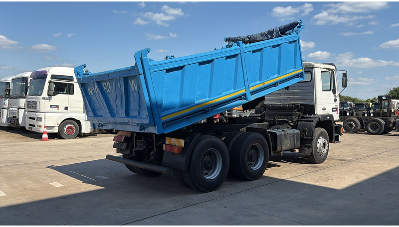 MAN 26.322 (MANUAL PUMP / POMPE MANUELLE / LAMES / GRAND PONT / BIG AXLE) - Самосвал камион: снимка 5 MAN 26.322 (MANUAL PUMP / POMPE MANUELLE / LAMES / GRAND PONT / BIG AXLE) - Самосвал камион: снимка 5