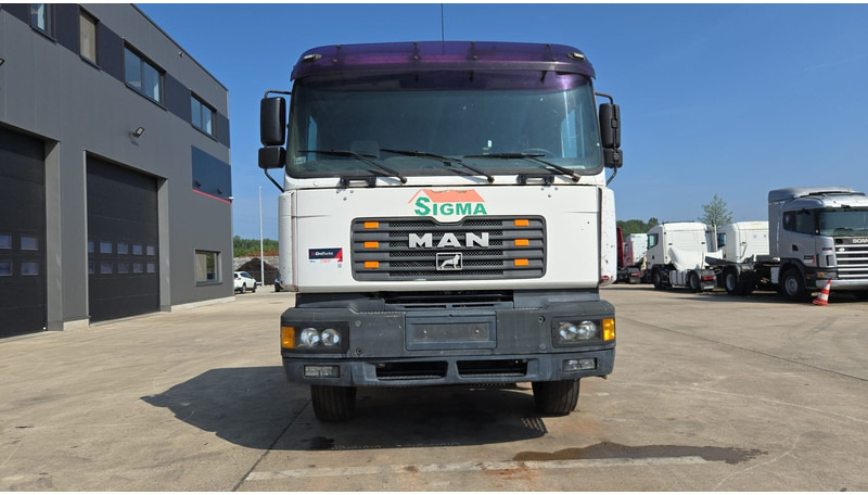 MAN 26.414 (6X4 / 6 CYLINDER / MANUAL GEARBOX / 10 TYRES / LONG CHASSIS / EURO 2) - Шаси кабина: снимка 2 MAN 26.414 (6X4 / 6 CYLINDER / MANUAL GEARBOX / 10 TYRES / LONG CHASSIS / EURO 2) - Шаси кабина: снимка 2