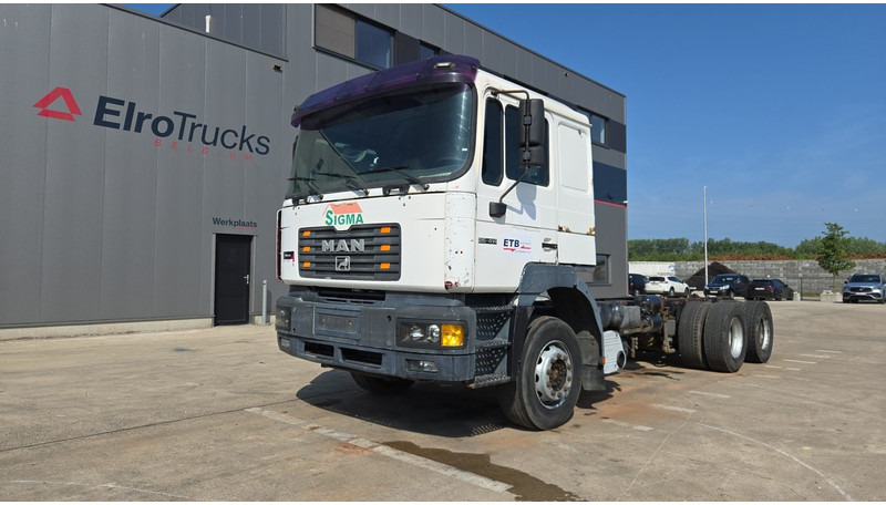 MAN 26.414 (6X4 / 6 CYLINDER / MANUAL GEARBOX / 10 TYRES / LONG CHASSIS / EURO 2) - Шаси кабина: снимка 1 MAN 26.414 (6X4 / 6 CYLINDER / MANUAL GEARBOX / 10 TYRES / LONG CHASSIS / EURO 2) - Шаси кабина: снимка 1