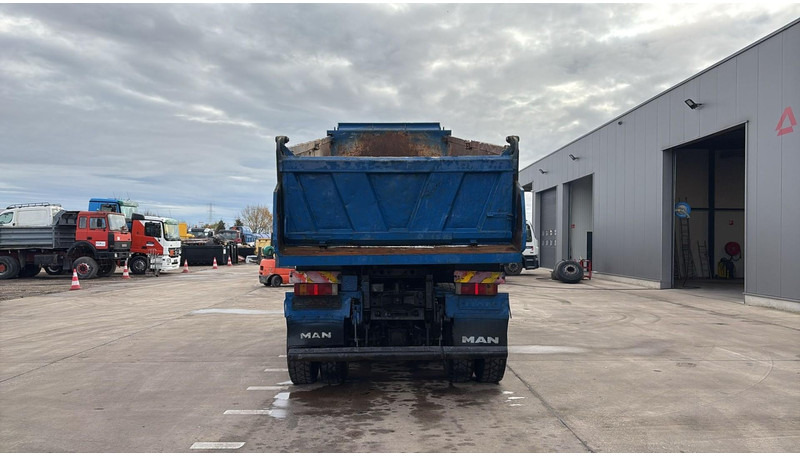 MAN 35.414 (6 CYLINDER / 8X6 / BIG AXLES / STEEL SUSP. / LAMES / GRAND PONT) - Самосвал камион: снимка 5 MAN 35.414 (6 CYLINDER / 8X6 / BIG AXLES / STEEL SUSP. / LAMES / GRAND PONT) - Самосвал камион: снимка 5