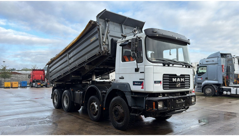 MAN 41.414 (BIG AXLES / 41 TONS / GRAND PONT / LAMES / 6 CYLINDER) - Самосвал камион: снимка 3 MAN 41.414 (BIG AXLES / 41 TONS / GRAND PONT / LAMES / 6 CYLINDER) - Самосвал камион: снимка 3