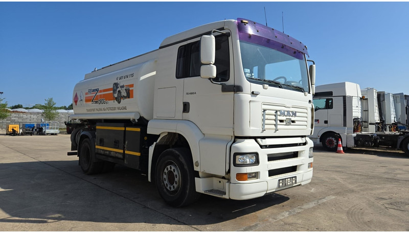 MAN TGA 18.460 (14.140L / MANUAL PUMP / MANUAL GEARBOX / TOP CONDITON / BOITE & POMPE MANUELLE) - Камион цистерна: снимка 2 MAN TGA 18.460 (14.140L / MANUAL PUMP / MANUAL GEARBOX / TOP CONDITON / BOITE & POMPE MANUELLE) - Камион цистерна: снимка 2