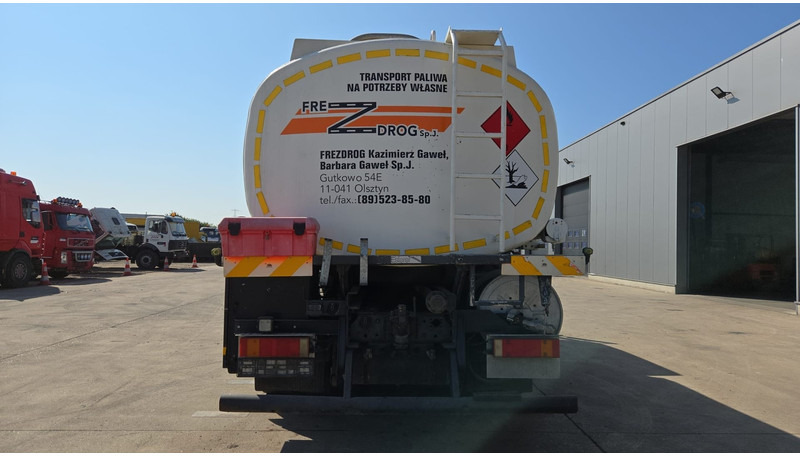 MAN TGA 18.460 (14.140L / MANUAL PUMP / MANUAL GEARBOX / TOP CONDITON / BOITE & POMPE MANUELLE) - Камион цистерна: снимка 5 MAN TGA 18.460 (14.140L / MANUAL PUMP / MANUAL GEARBOX / TOP CONDITON / BOITE & POMPE MANUELLE) - Камион цистерна: снимка 5