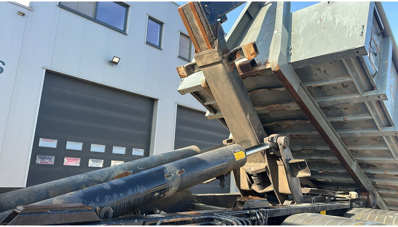 Мултилифт с кука камион MAN TGA 26.460 (WITH CONTAINER / BELGIAN TRUCK / PERFECT / 6X4 / MANUAL GEARBOX / BOITE MANUELLE): снимка 14