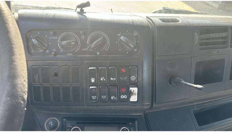 Мултилифт с кука камион MAN TGA 26.460 (WITH CONTAINER / BELGIAN TRUCK / PERFECT / 6X4 / MANUAL GEARBOX / BOITE MANUELLE): снимка 18