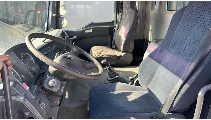 Мултилифт с кука камион MAN TGA 26.460 (WITH CONTAINER / BELGIAN TRUCK / PERFECT / 6X4 / MANUAL GEARBOX / BOITE MANUELLE): снимка 19