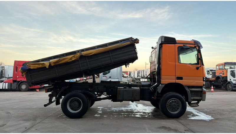 Mercedes-Benz Actros 1840 (EPS / 4X4 / LAMES / GRAND PONT / STEEL SUSP. / BIG AXLE / ALLRAD) - Самосвал камион: снимка 3 Mercedes-Benz Actros 1840 (EPS / 4X4 / LAMES / GRAND PONT / STEEL SUSP. / BIG AXLE / ALLRAD) - Самосвал камион: снимка 3