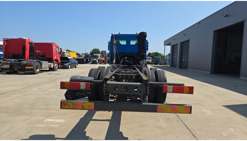 Mercedes-Benz Actros 2636 (MP2 / LAMES / STEEL SUSP. / BOITE MANUELLE / RETARDER !! / TRES PROPRE) - Шаси кабина: снимка 5 Mercedes-Benz Actros 2636 (MP2 / LAMES / STEEL SUSP. / BOITE MANUELLE / RETARDER !! / TRES PROPRE) - Шаси кабина: снимка 5