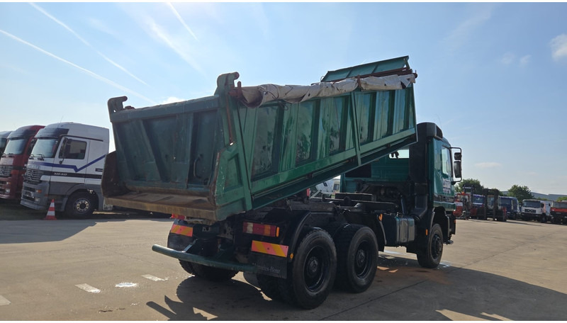 Mercedes-Benz Actros 3331 (BOITE MANUELLE / 6X6 / LAMES / GRAND PONT / V6) - Самосвал камион: снимка 5 Mercedes-Benz Actros 3331 (BOITE MANUELLE / 6X6 / LAMES / GRAND PONT / V6) - Самосвал камион: снимка 5