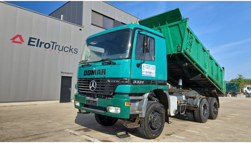 Mercedes-Benz Actros 3331 (BOITE MANUELLE / 6X6 / LAMES / GRAND PONT / V6) - Самосвал камион: снимка 1 Mercedes-Benz Actros 3331 (BOITE MANUELLE / 6X6 / LAMES / GRAND PONT / V6) - Самосвал камион: снимка 1