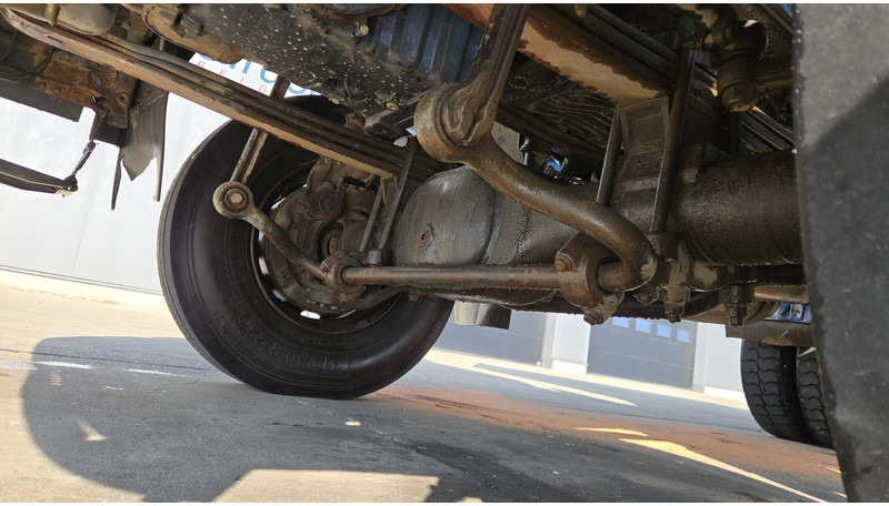 Лизинг на Mercedes-Benz Actros 3331 (BOITE MANUELLE / 6X6 / LAMES / GRAND PONT / V6) Mercedes-Benz Actros 3331 (BOITE MANUELLE / 6X6 / LAMES / GRAND PONT / V6): снимка 13