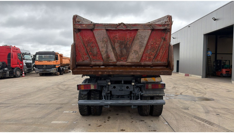 Mercedes-Benz Actros 4143 (GRAND PONT / BOITE MANUELLE / LAMES / 8X4 / STEEL SUSP.) - Самосвал камион: снимка 5 Mercedes-Benz Actros 4143 (GRAND PONT / BOITE MANUELLE / LAMES / 8X4 / STEEL SUSP.) - Самосвал камион: снимка 5