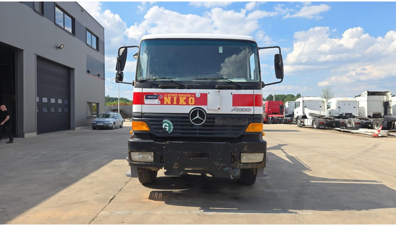 Mercedes-Benz Atego 1823 (BIG AXLE / STEEL SUSP. / LAMES / BOITE MANUELLE / MANUAL GETRIEBE) - Контейнеровоз/ Сменна каросерия камион: снимка 2 Mercedes-Benz Atego 1823 (BIG AXLE / STEEL SUSP. / LAMES / BOITE MANUELLE / MANUAL GETRIEBE) - Контейнеровоз/ Сменна каросерия камион: снимка 2