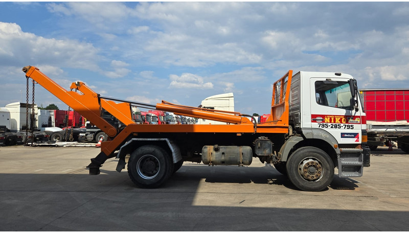 Mercedes-Benz Atego 1823 (BIG AXLE / STEEL SUSP. / LAMES / BOITE MANUELLE / MANUAL GETRIEBE) - Контейнеровоз/ Сменна каросерия камион: снимка 4 Mercedes-Benz Atego 1823 (BIG AXLE / STEEL SUSP. / LAMES / BOITE MANUELLE / MANUAL GETRIEBE) - Контейнеровоз/ Сменна каросерия камион: снимка 4