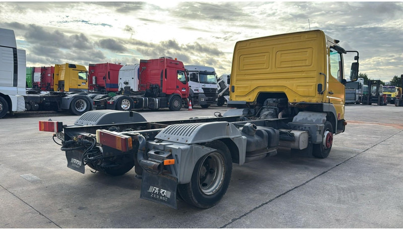 Mercedes-Benz Atego 815 (BOITE MANUELLE / MANUAL GEARBOX) - Шаси кабина: снимка 4 Mercedes-Benz Atego 815 (BOITE MANUELLE / MANUAL GEARBOX) - Шаси кабина: снимка 4