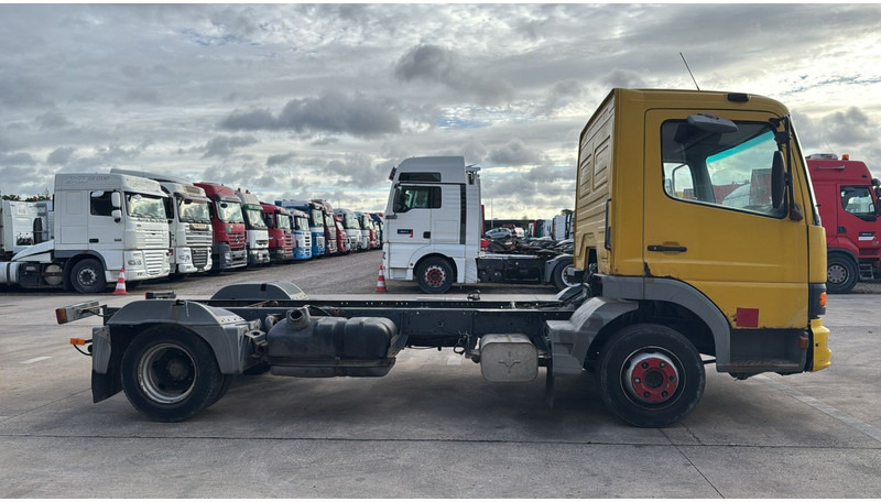 Mercedes-Benz Atego 815 (BOITE MANUELLE / MANUAL GEARBOX) - Шаси кабина: снимка 3 Mercedes-Benz Atego 815 (BOITE MANUELLE / MANUAL GEARBOX) - Шаси кабина: снимка 3