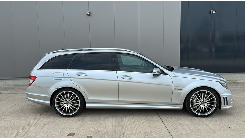 Mercedes-Benz C-Klasse 63 AMG (LICHTE VRACHT / BELGISCHE WAGEN / V8 / OPEN DAK) - Комби: снимка 4 Mercedes-Benz C-Klasse 63 AMG (LICHTE VRACHT / BELGISCHE WAGEN / V8 / OPEN DAK) - Комби: снимка 4