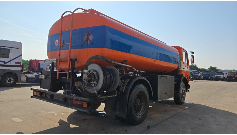 Mercedes-Benz SK 1619 (12.400L / GERMAN TRUCK / CAMION ALLEMAGNE / LAMES / GRAND PONT / V6) - Камион цистерна: снимка 5 Mercedes-Benz SK 1619 (12.400L / GERMAN TRUCK / CAMION ALLEMAGNE / LAMES / GRAND PONT / V6) - Камион цистерна: снимка 5