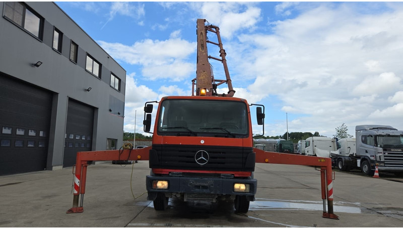 Mercedes-Benz SK 1824 (V6 / LAMES / GRAND PONT / PUTZMEISTER 24M/ JOYSTICK / RADIO) - Бетон помпа: снимка 5 Mercedes-Benz SK 1824 (V6 / LAMES / GRAND PONT / PUTZMEISTER 24M/ JOYSTICK / RADIO) - Бетон помпа: снимка 5